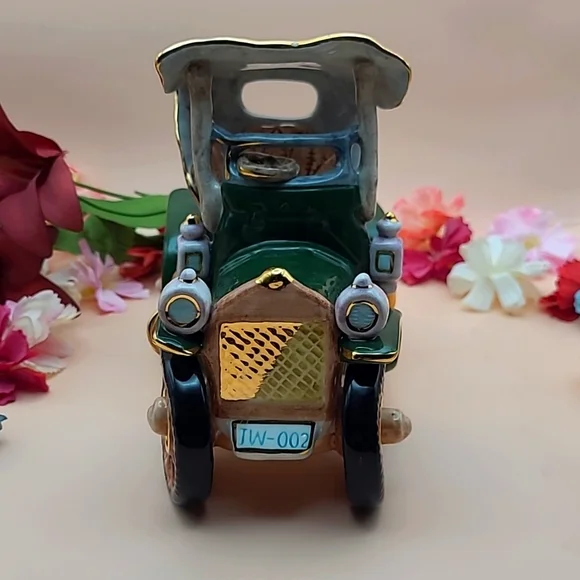 J Willfred handpainted ModelT Jalopy car, for Charles Sadek Imports Co - Picture 3 of 9